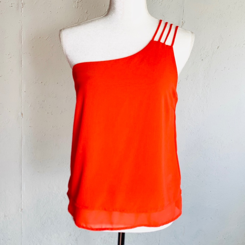 MONTEAU One Shoulder Top in Red Sz. M